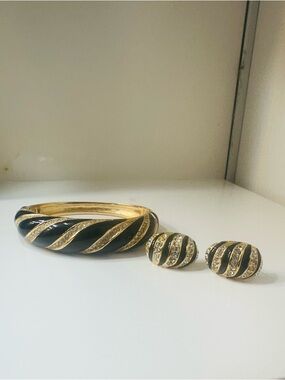 1980s Christian Dior black Enamel spiral Crystal bracelet and earrings vintage